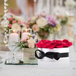 Relaxdays Bouquet Rose Eterne, Box A Cuore, Mazzo 6 Fiori Finti, Idea Regalo Romantica, Scatola Flowerbox, Bianco Rosso -COSTWAY shop 55486749 3